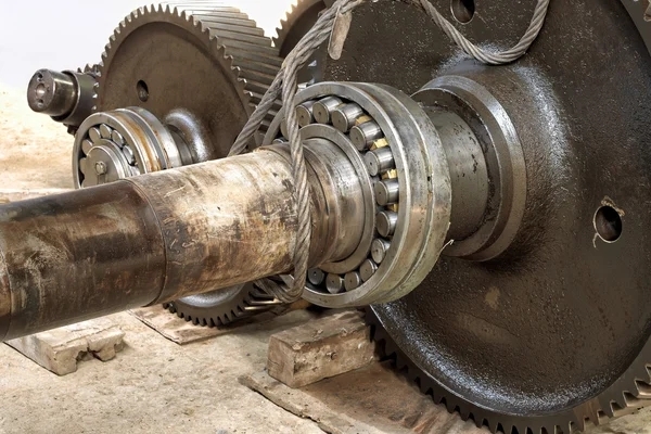 What are the best practices for maintaining gearbox bearings to prevent failure?