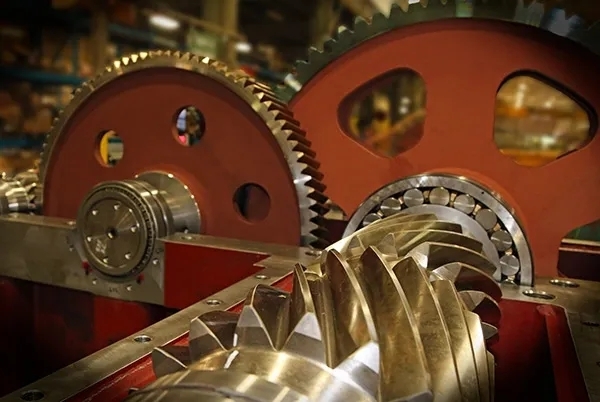 What are the common methods used to balance gearbox components?